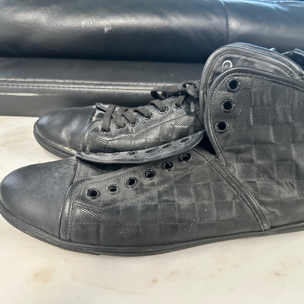 LV DAMIER SNEAKERS SIZE 9.5 - Picture 2 of 5